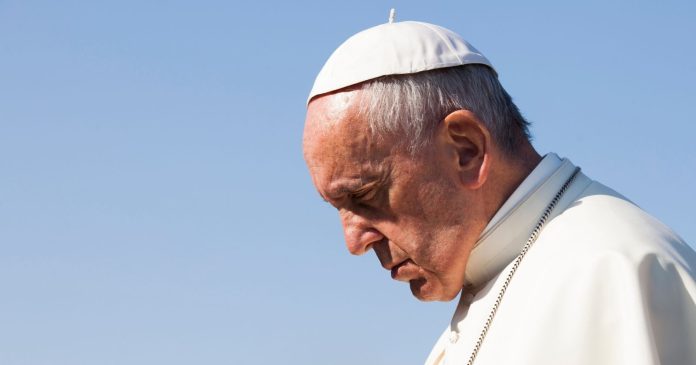 Pope Francis asks parents to 'accompany' their gay children

