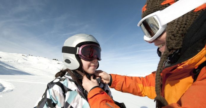 Ski accidents: instructors require helmets to be worn

