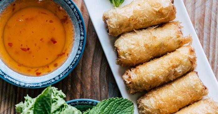 Tet Festival and Chinese New Year: 4 Delicious Vegetarian Spring Roll Recipes

