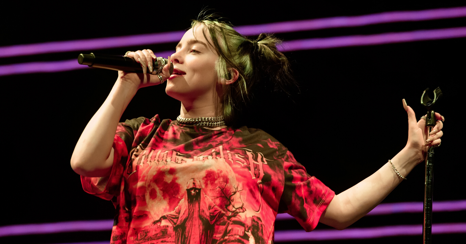 On The Occasion Of Her Eco Friendly Tour Billie Eilish Encourages Her Fans To Eat Vegan