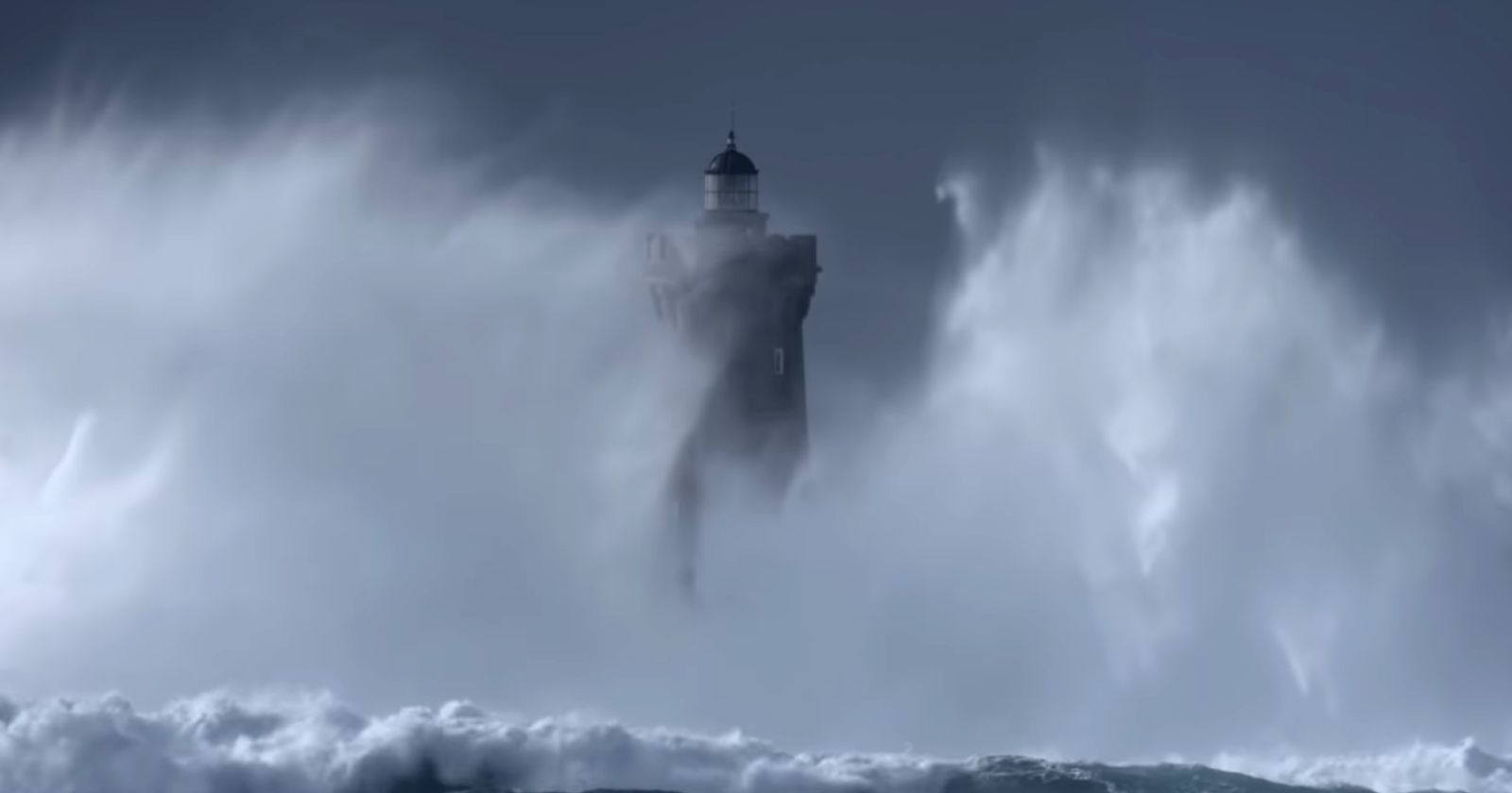 The storm Eunice filmed by Breton photographers: a beautiful video