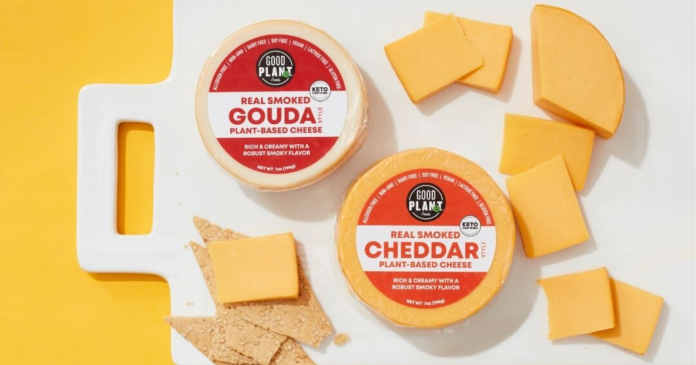 The American brand GOOD PLANet Foods innovates with its smoked cheese wheels

