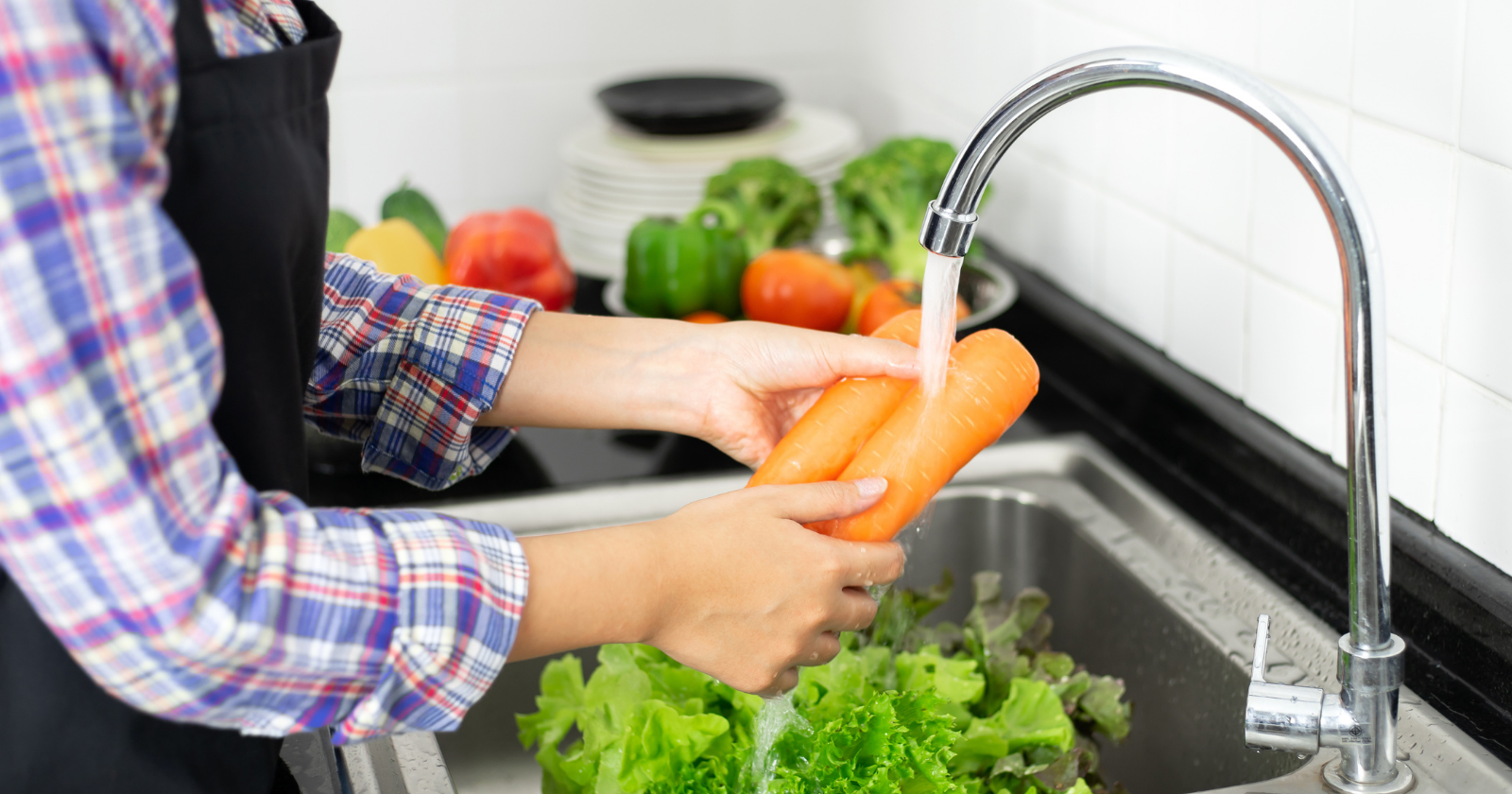 Fruits and vegetables: how do you remove pesticide residues?