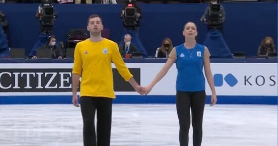 VIDEO.  À Montpellier, un couple de patineurs ukrainiens ovationné après leur émouvante performance