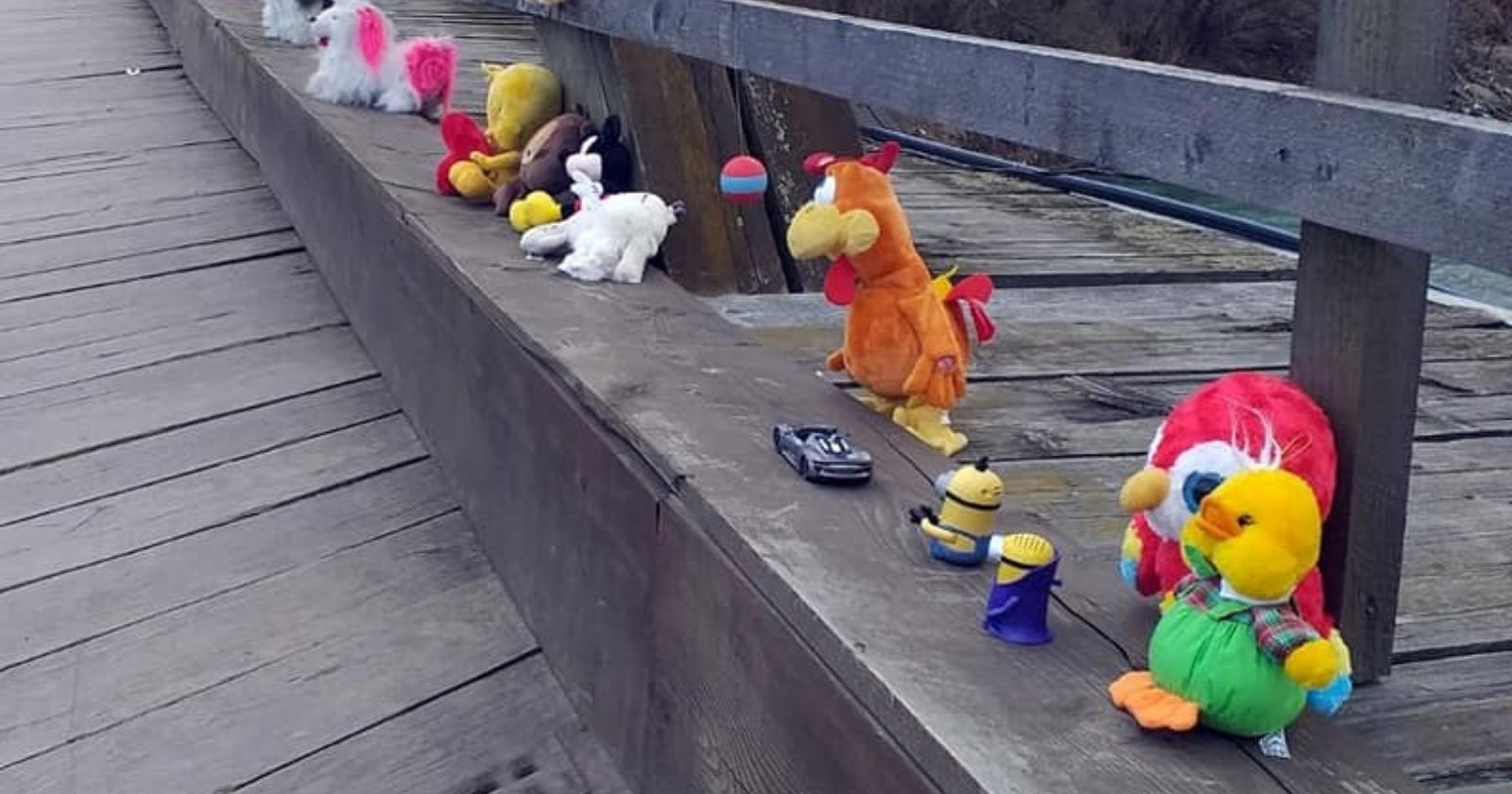 Romania: At the border with Ukraine, a toy bridge welcomes refugee children