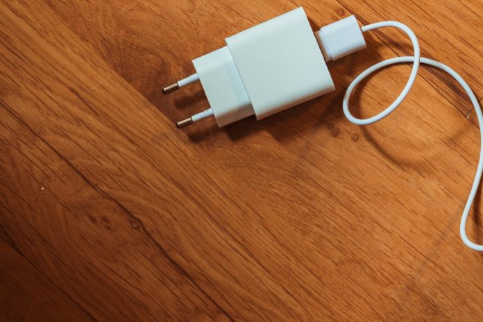 From now on, smartphones will be sold without a charger

