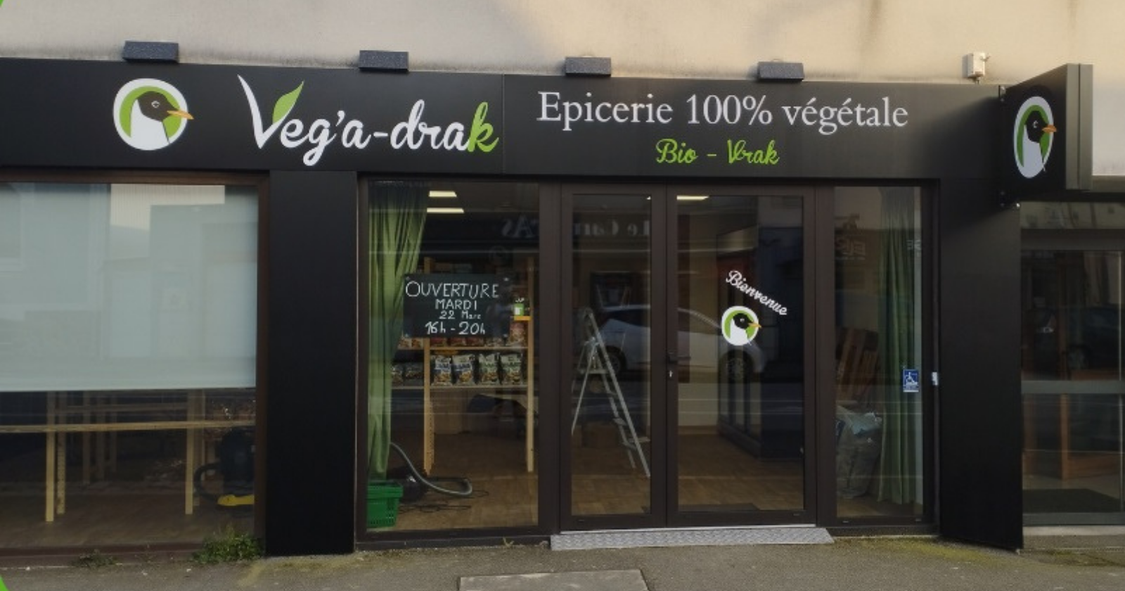 Veg'a-drak, a 100% vegan supermarket, just opened its doors in Brittany