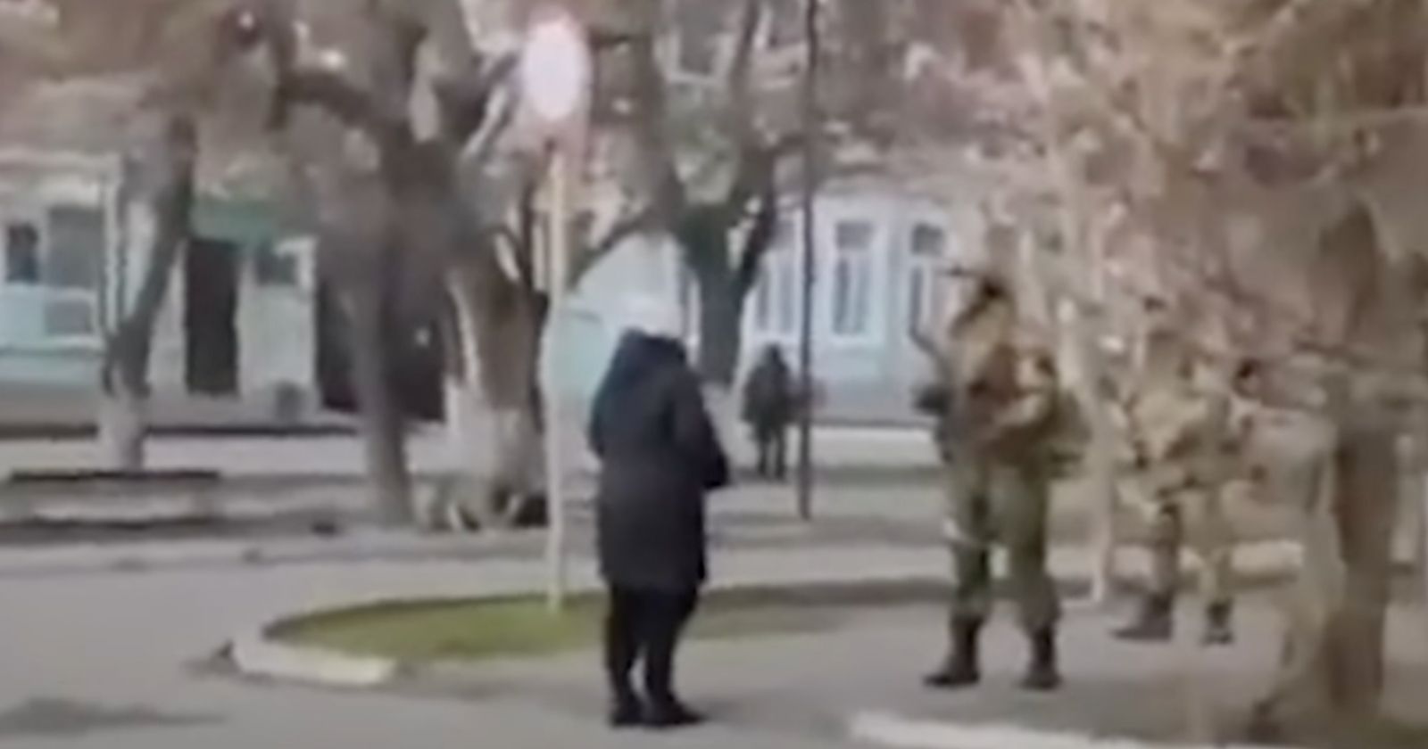 VIDEO.  'You are cursed': Brave and proud Ukrainian woman challenges shamed Russian soldier