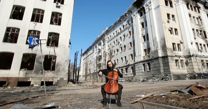  VIDEO.  Amid the ruins of Kharkov, this cellist offers a moment of grace

