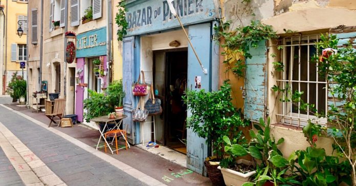 In Marseille, residents are free to make the streets of their neighborhood greener

