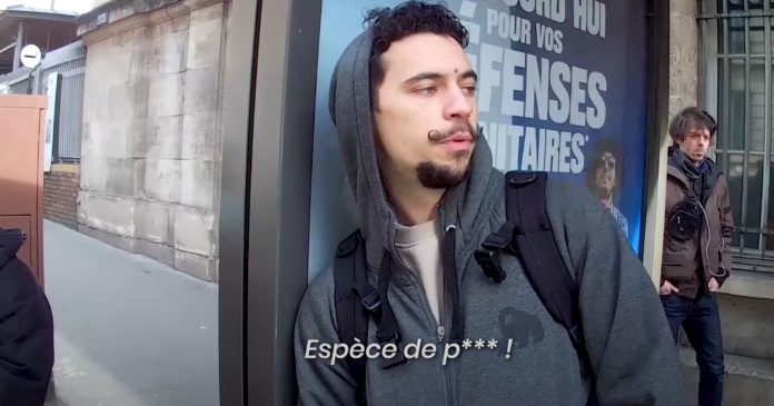  VIDEO.  When cyberbullying takes over the streets: a powerful social experience


