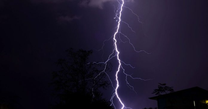 If a thunderstorm is approaching, should all electrical appliances be unplugged?

