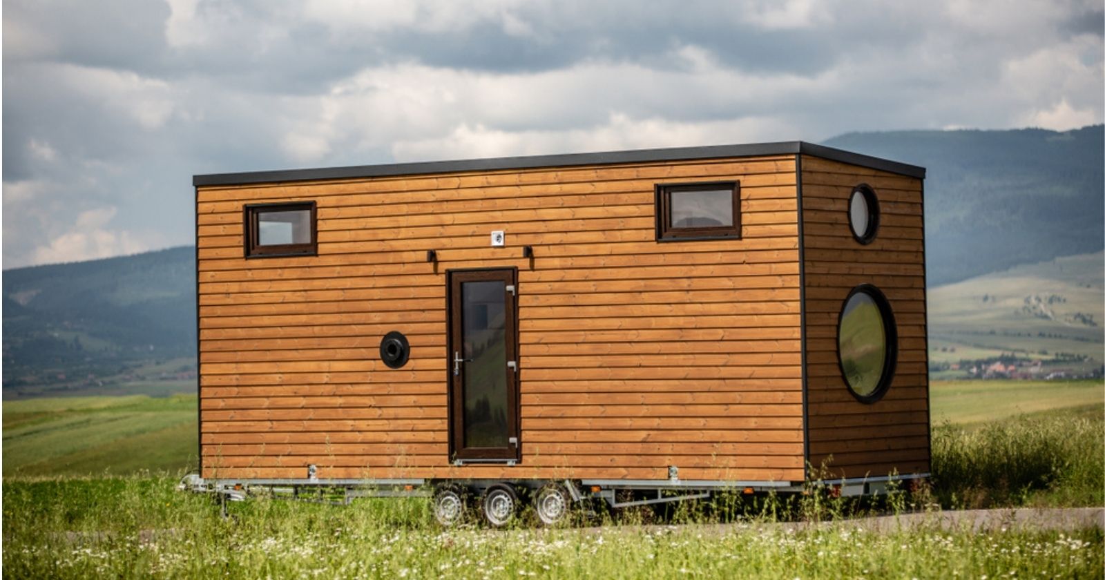 To move, these homeless people in Morbihan are building their own tiny houses