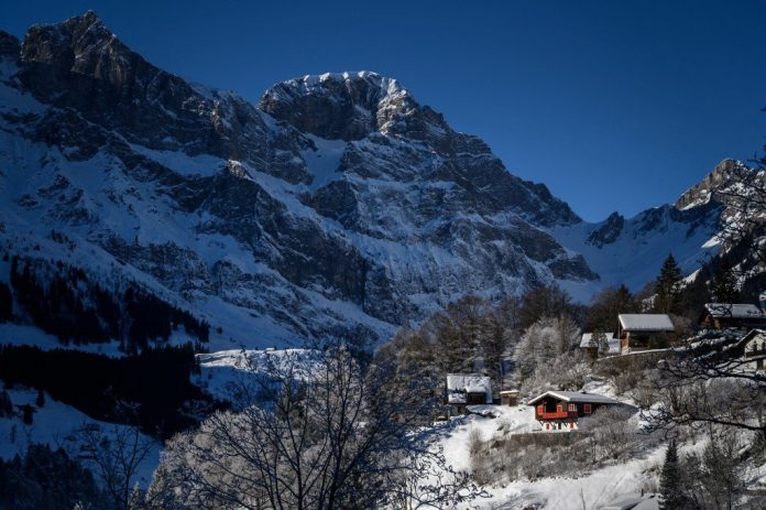 Global warming: the peaks of the Alps have lost 10% snow in 38 years

