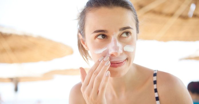 Sunscreen: Why Can't We Forget Our Eyelids?

