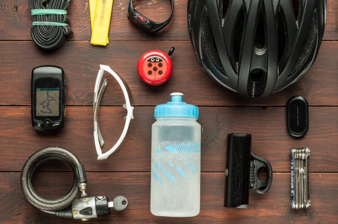 Bell, helmet, anti-theft: these mandatory or optional accessories to put on your bike

