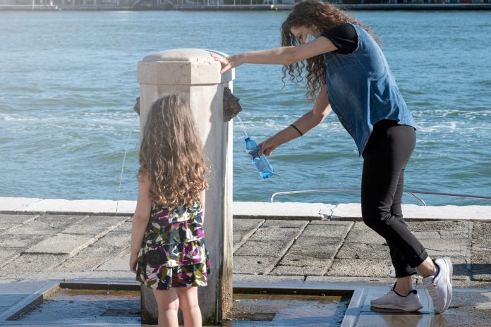 To reduce the use of plastic bottles, Venice encourages its tourists to fill their water bottles

